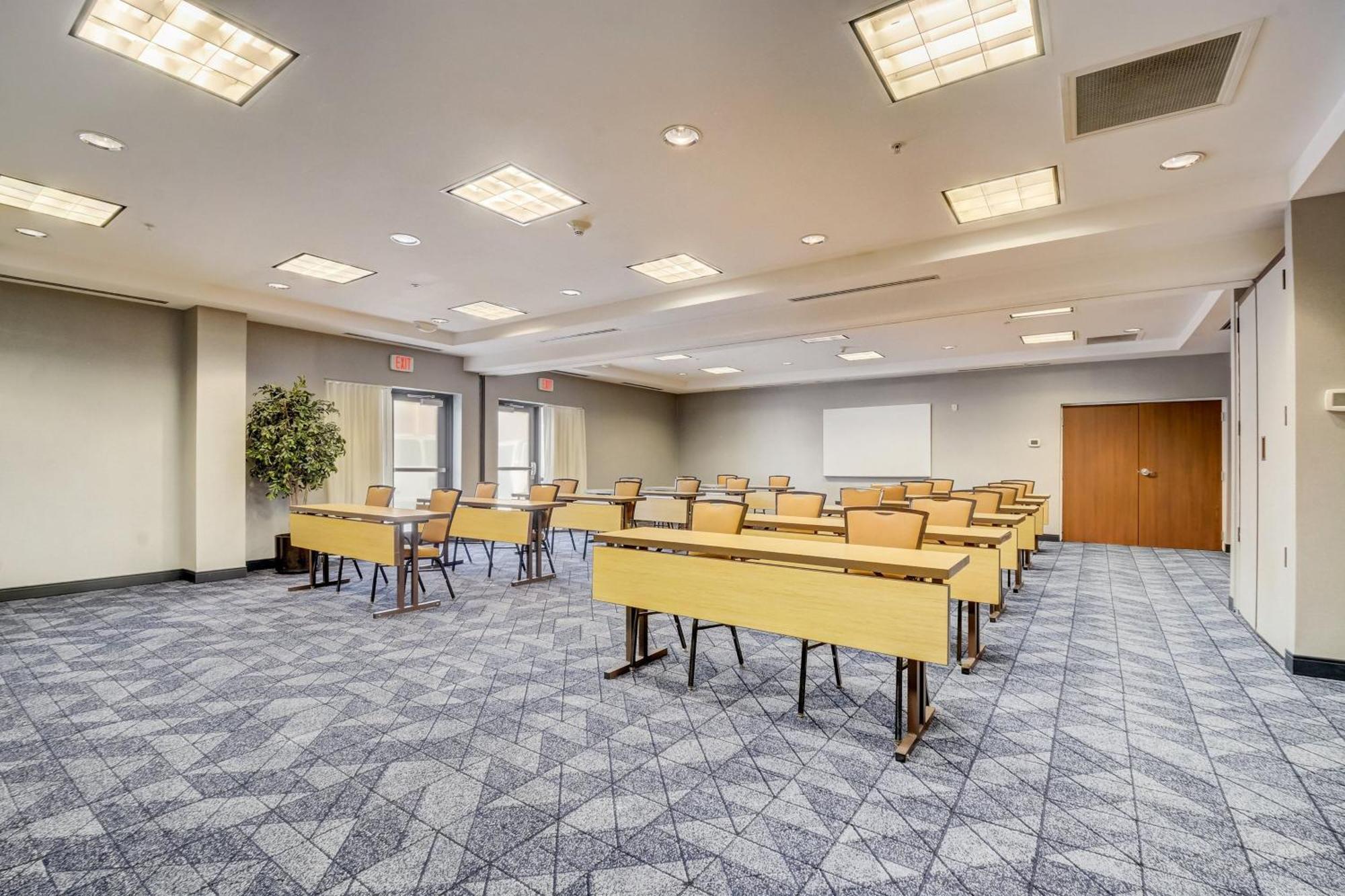 Courtyard Cincinnati North At Union Centre West Chester Εξωτερικό φωτογραφία