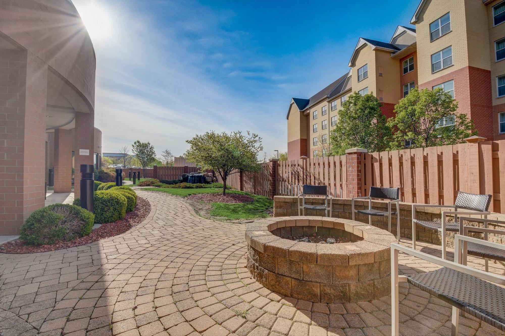 Courtyard Cincinnati North At Union Centre West Chester Εξωτερικό φωτογραφία